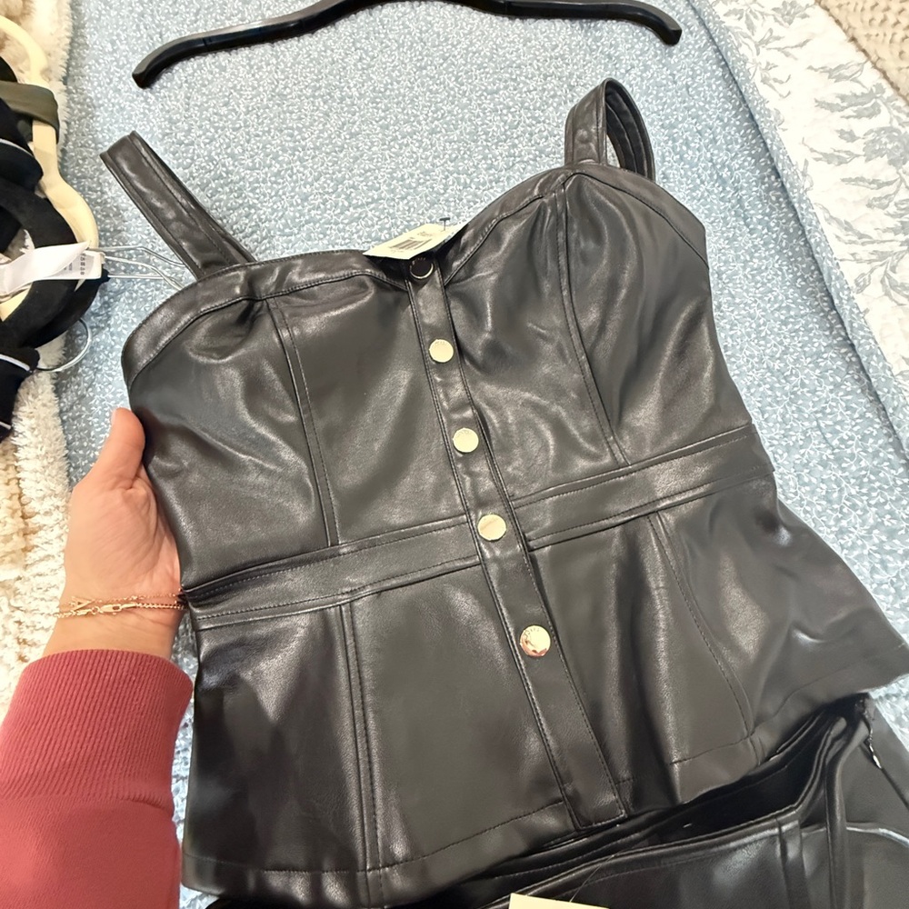 GUESS Leather corset top and skort S NWT - Picture 2 of 8